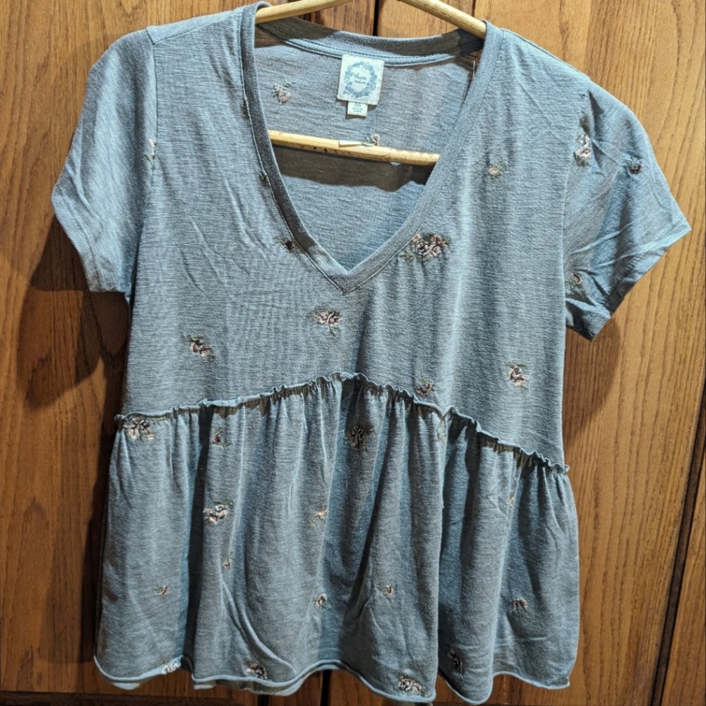 Blue Rain M grey cotton peplum style v-neck T-shirt floral embroidery super soft